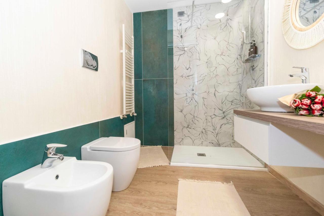 Enjoy Room- Appartamento Con Parcheggio Gratuito E Colazione Deliziosa ! Torino Kültér fotó
